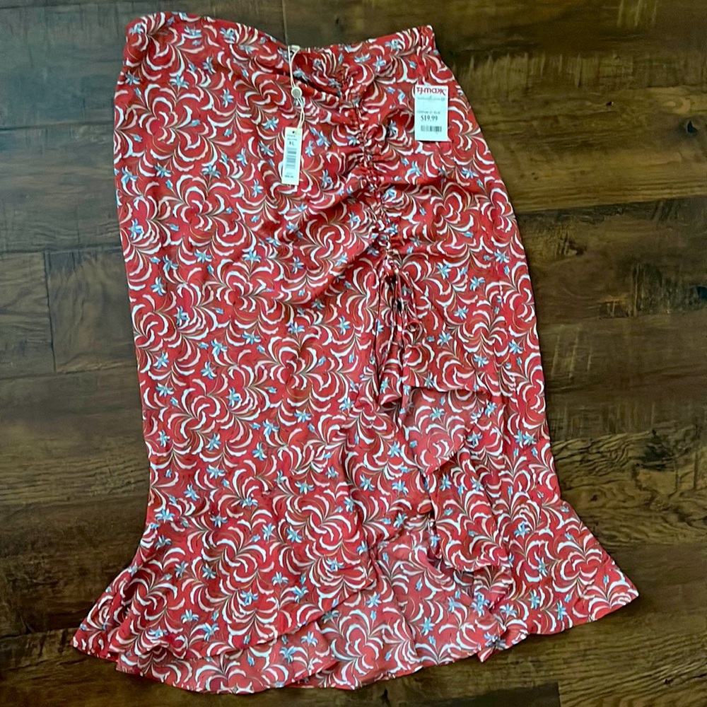 Cute Max Studio skirt NWT size XL